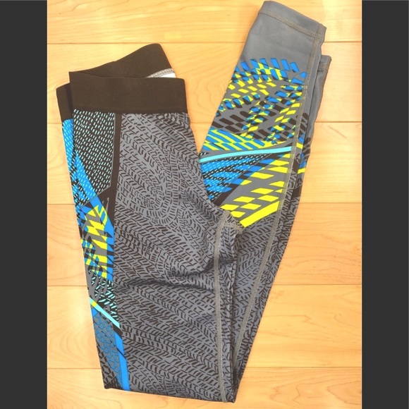 Gapfit women’s legging. - Picture 3 of 5